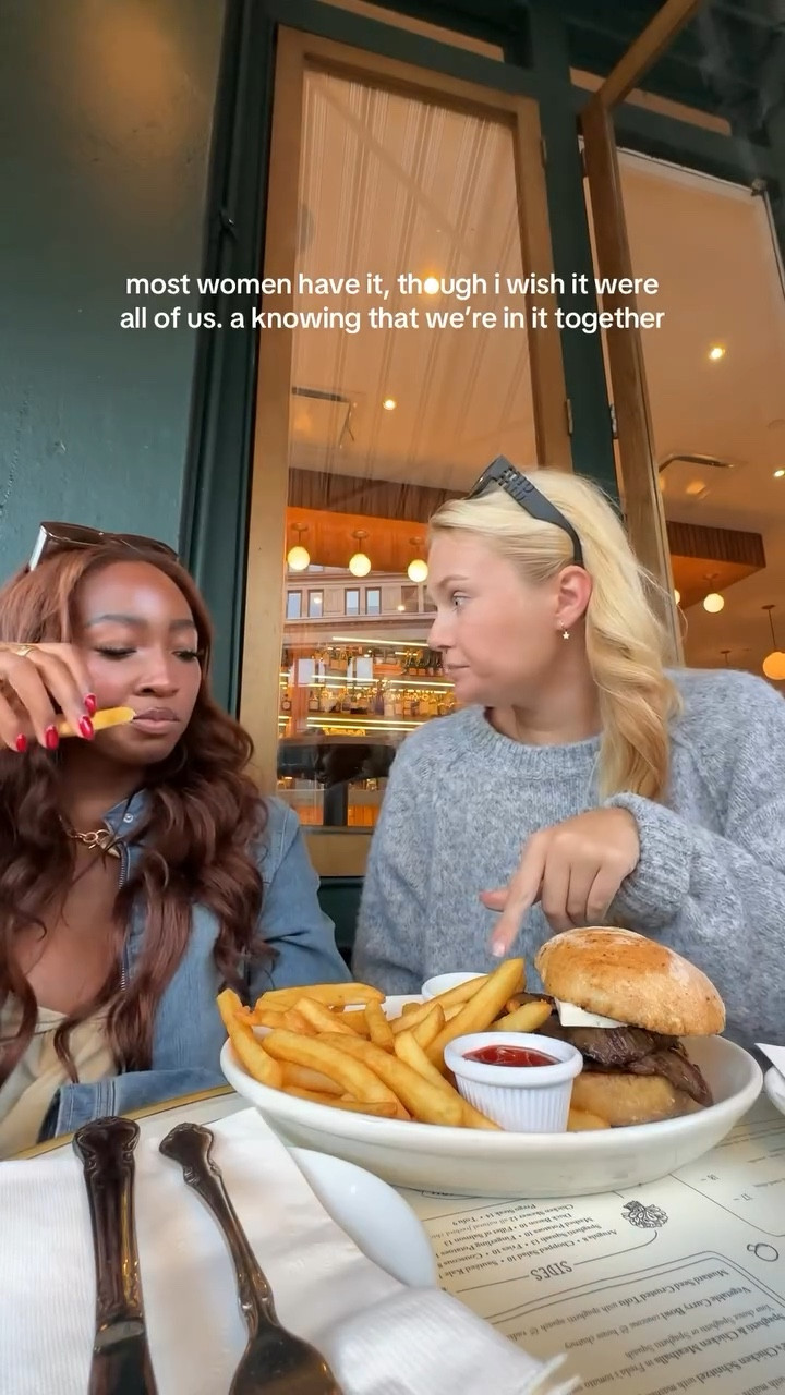 surrounded by strong women that inspire me every day 🤍

#nyc #bestiesgoals #womenempowerment #womensupportingwomen #womenempoweringwomen