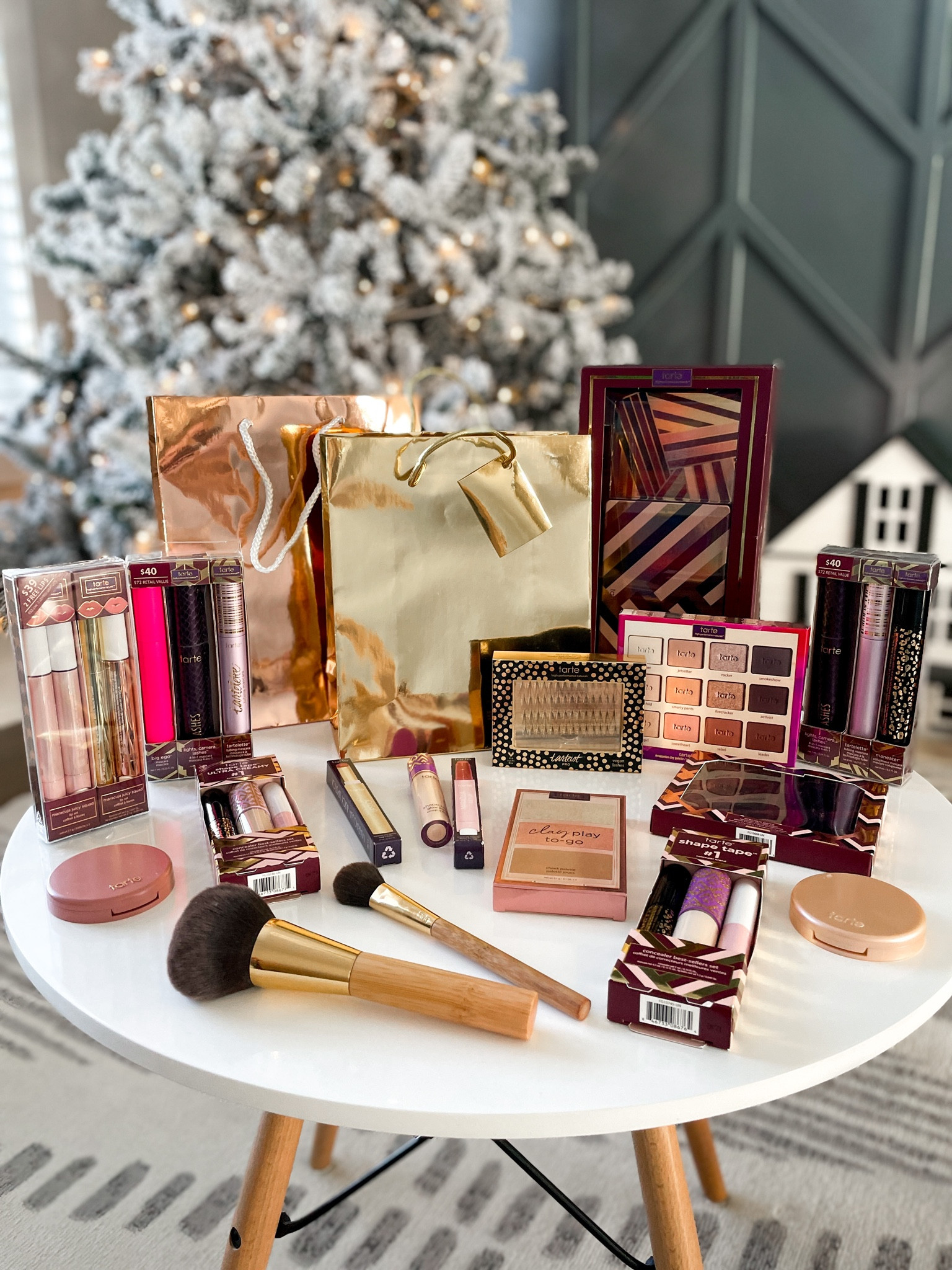 Tarte makeup 40% off 

#LTKCyberweek #LTKGiftGuide #LTKbeauty