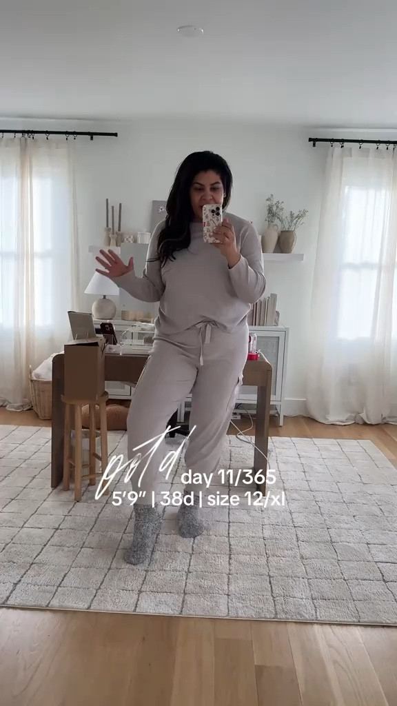 OOTD: day 11/365 of sharing my realistic midsize outfit of the day! 

#LTKFindsUnder50 #LTKWatchNow #LTKMidsize