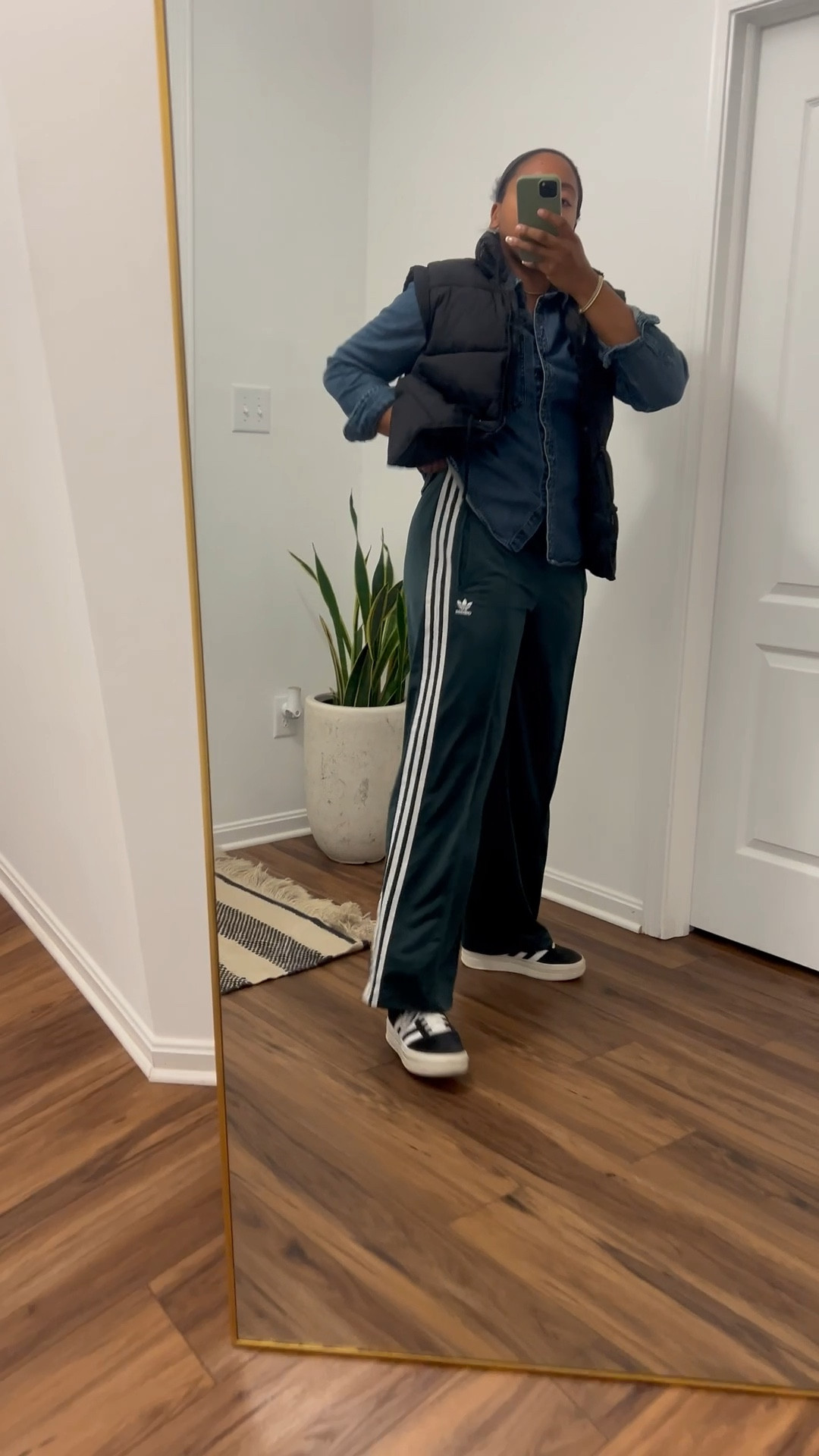 Cozy fits for the fall! Loving these track pants!

#LTKShoeCrush #LTKStyleTip #LTKSeasonal