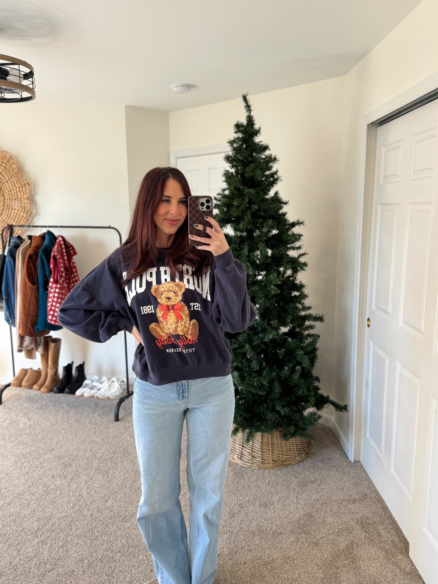 I’d go up 1–2 sizes in the sweatshirt— I’m in an XXL since I like mine really oversized & denim size down 1! 