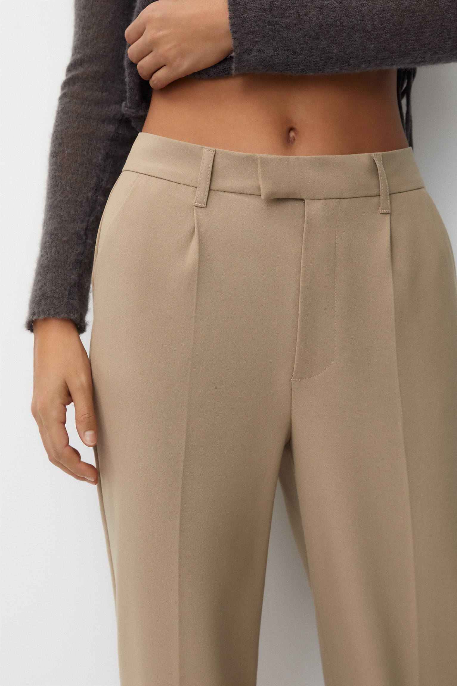 Wide-leg smart trousers with darts | PULL and BEAR UK