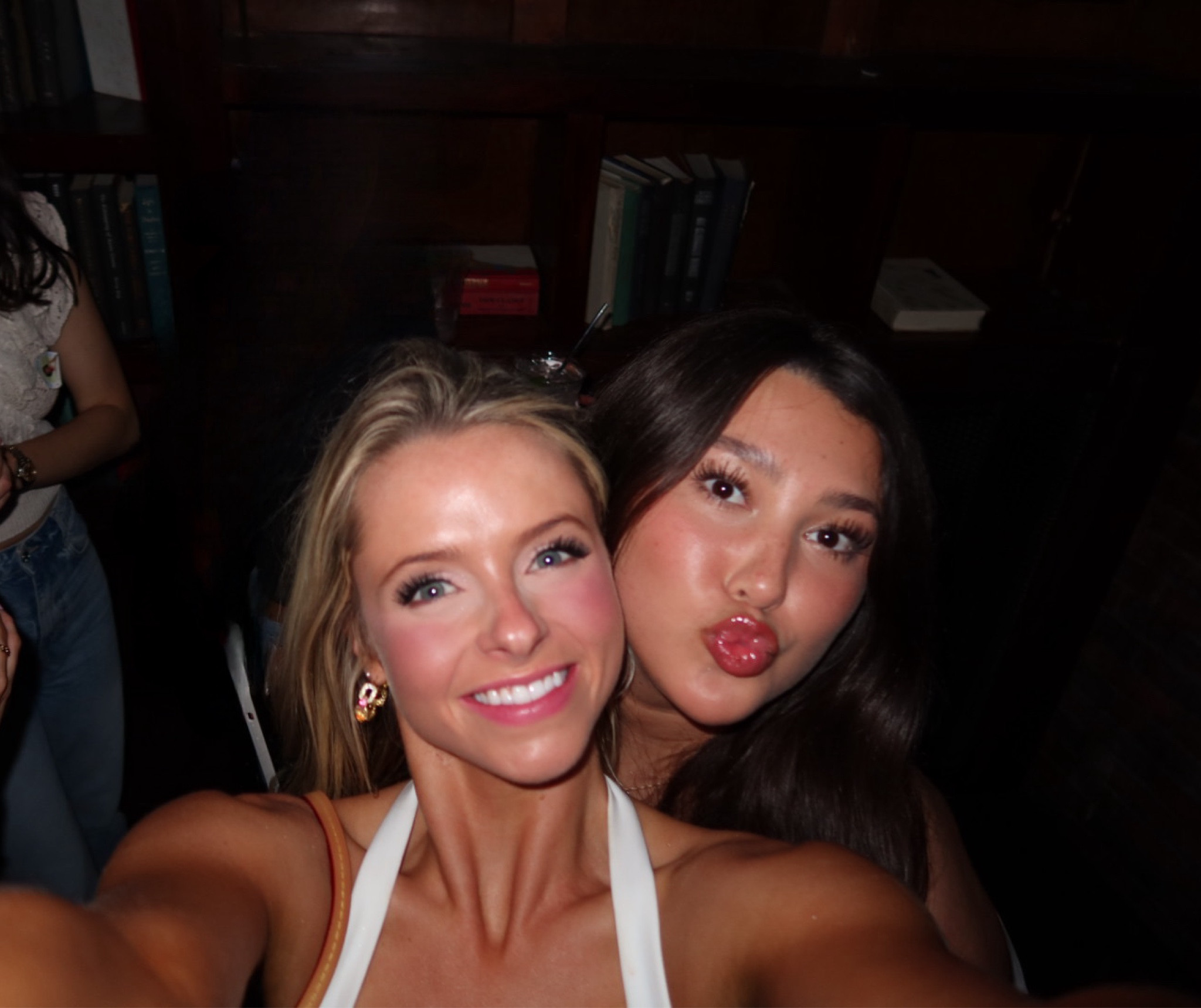 Current makeup products

#LTKbeauty #LTKstyletip #LTKGiftGuide