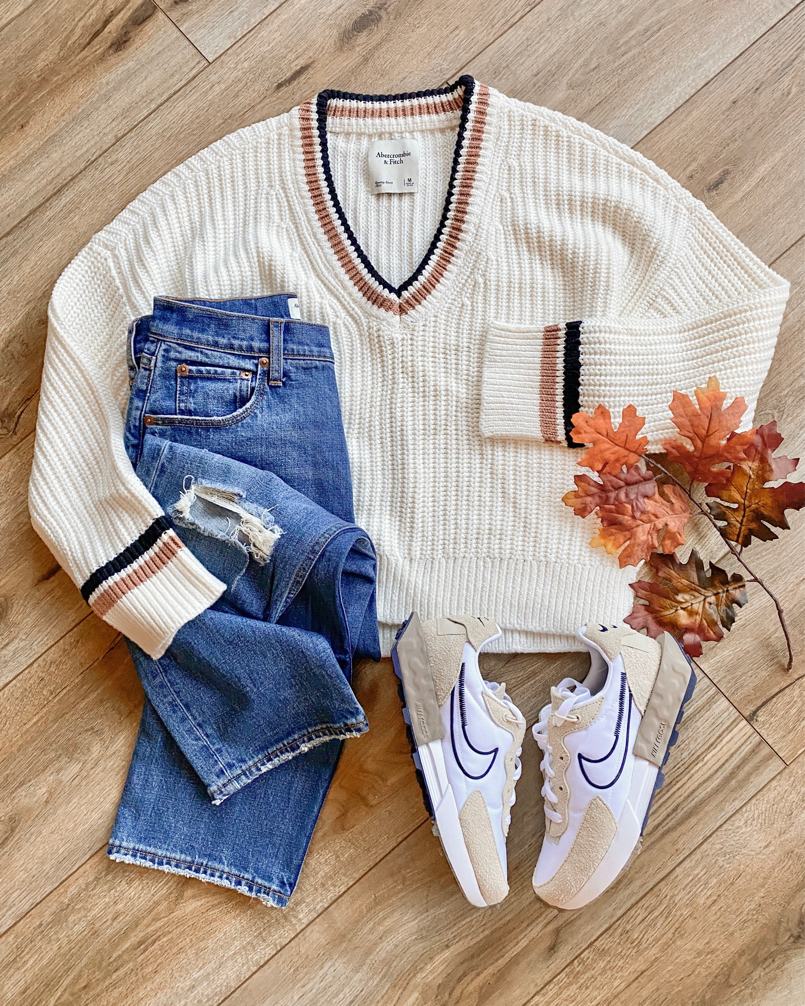 Casual fall outfit. Nike sneakers. 

#LTKshoecrush #LTKCon #LTKSeasonal