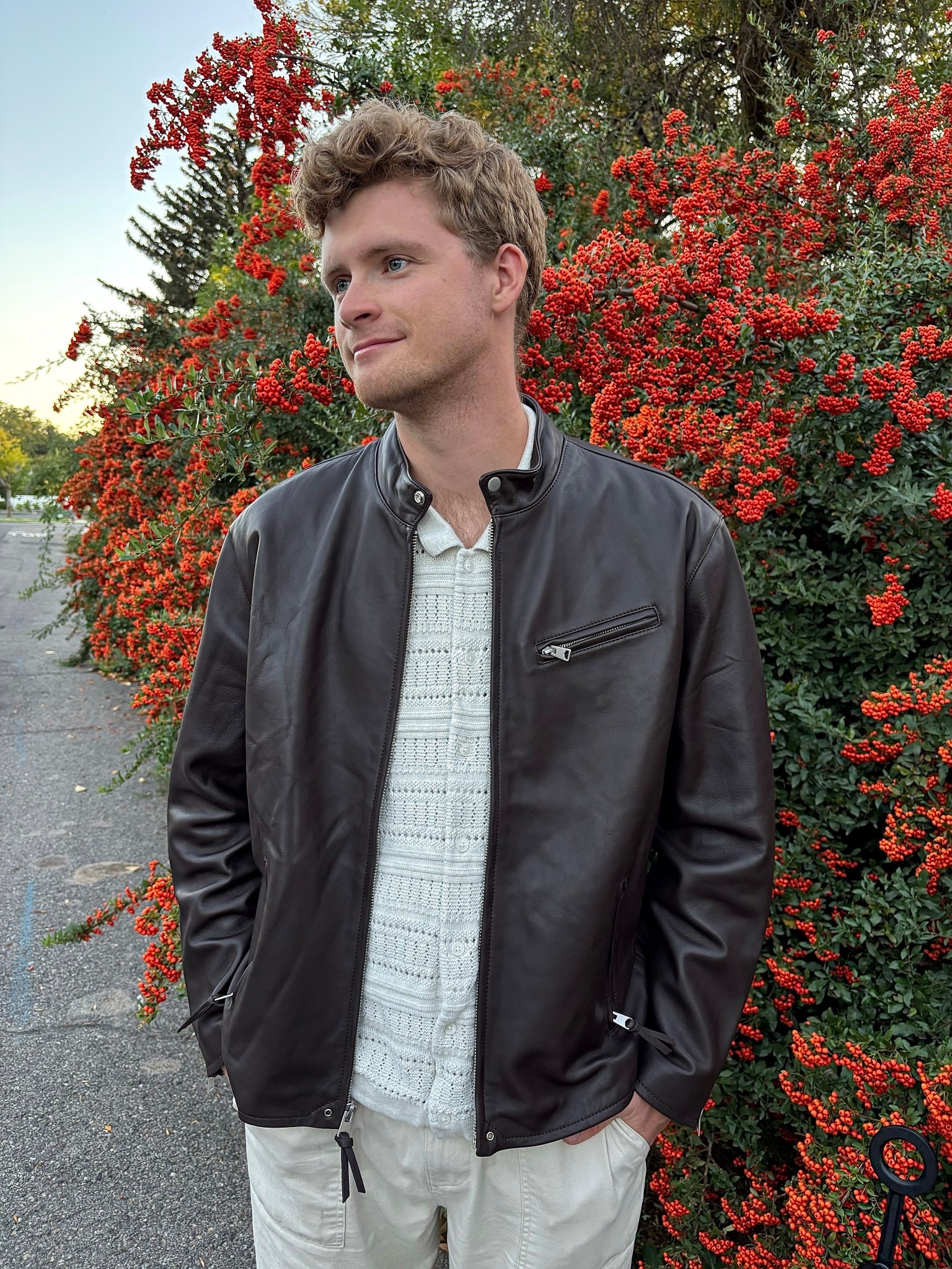 Men’s Fall Outfit Inspo 😍


Dark brown leather jacket.  Cream knit polo.  Baggy tan cargos.  Fall vibes.  Men ootd.  Husband.  Boyfriend.  

#LTKSeasonal #LTKMens #LTKStyleTip