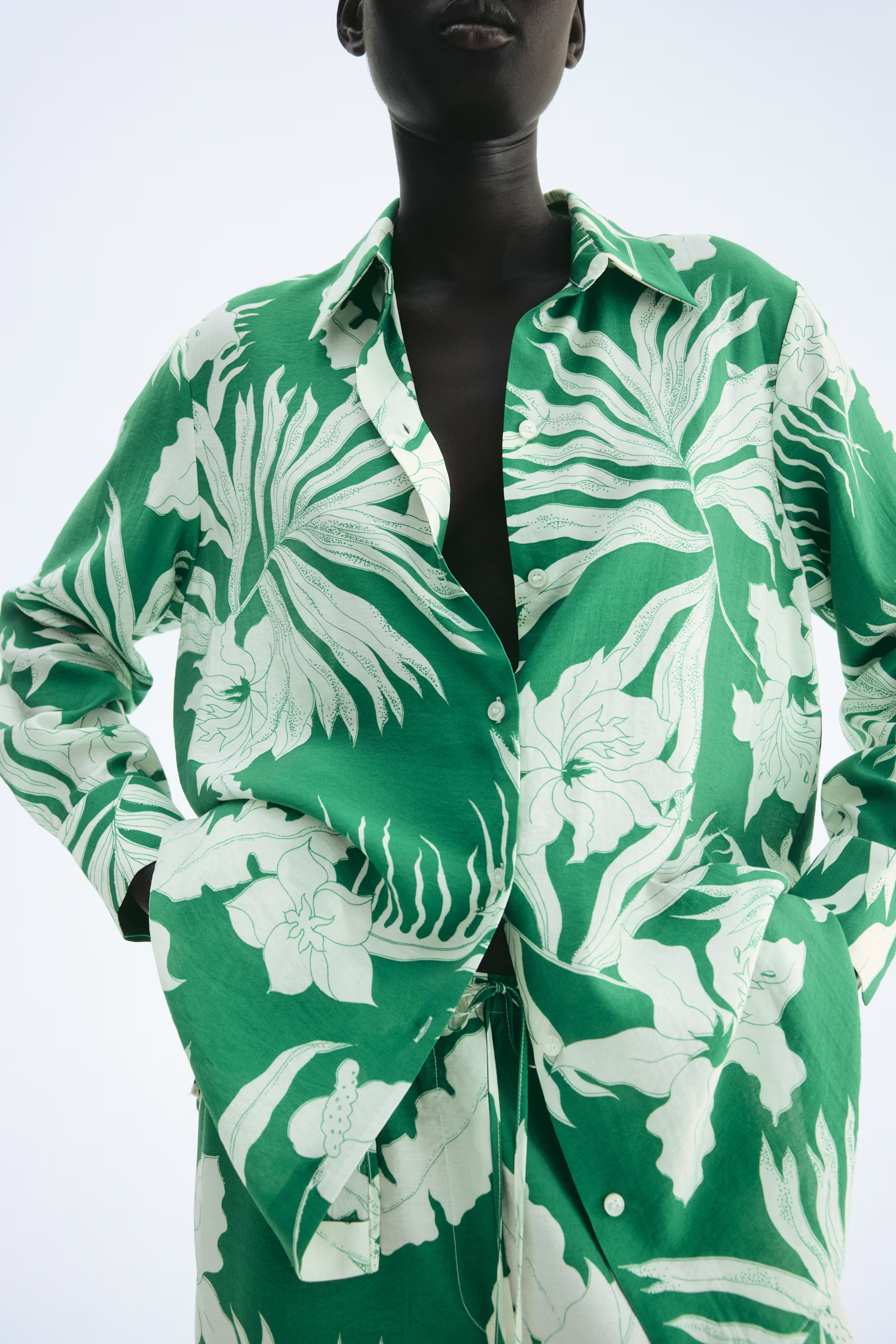 Patterned oversized shirt | H&M (UK, MY, IN, SG, PH, TW, HK)