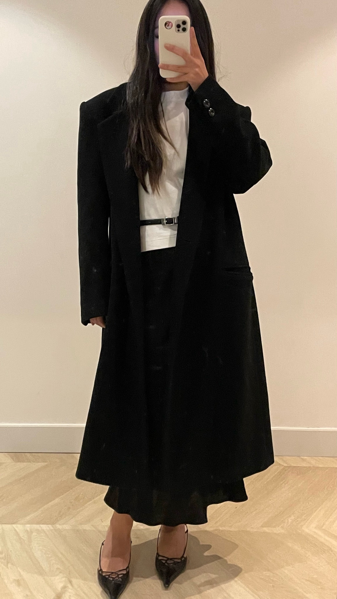 Wool coat + skirt look 🖤

outfit inspiration, fall look, dinner date look, black midi skirt, black wool coat, Weekday, satin skirt, asos, Arket, slim leather belt, white tee shirt, wool overcoat, Gina tricot, revolve, mules, Nederland.

#LTKstyletip #LTKSeasonal #LTKeurope