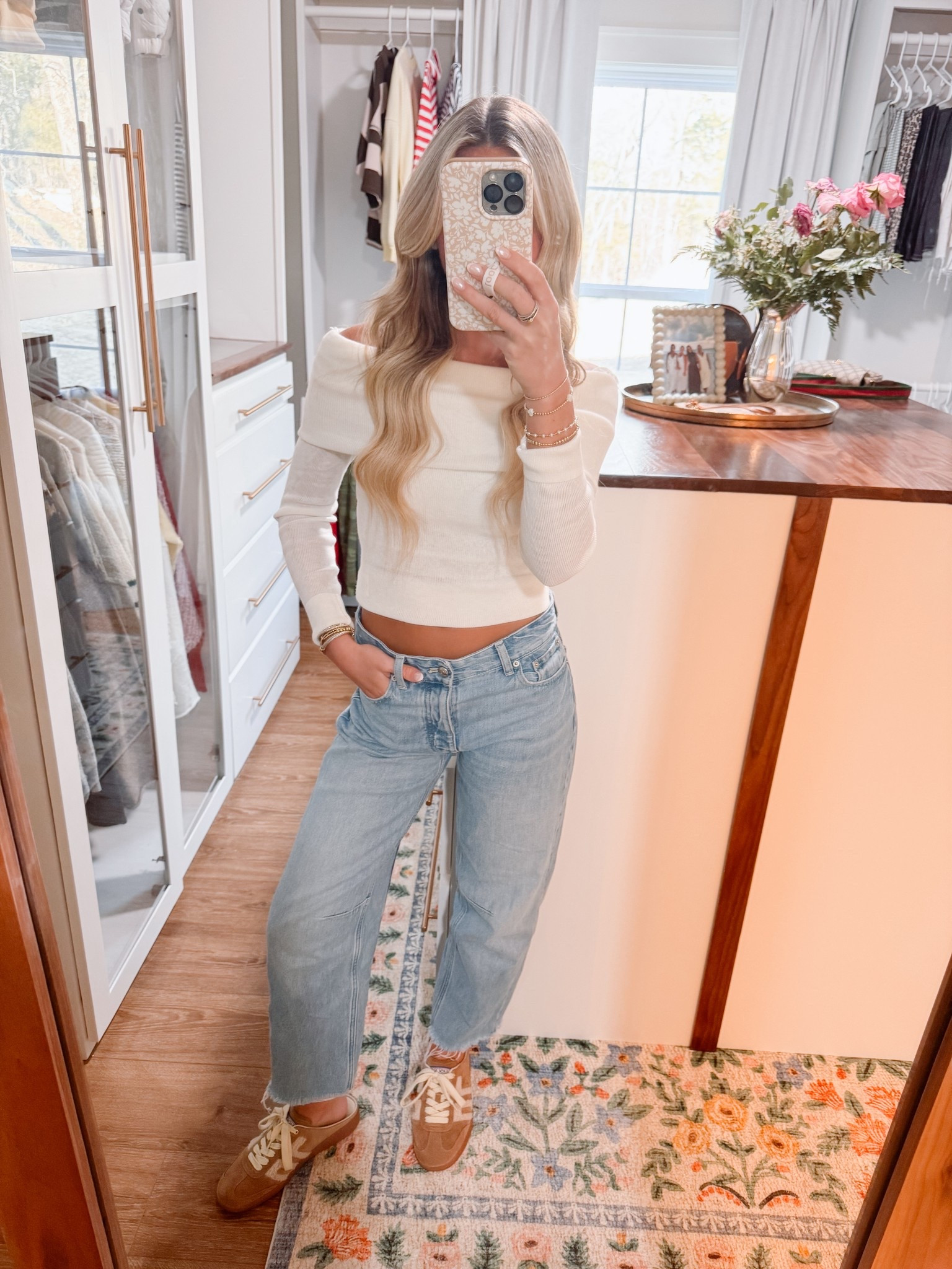 neutral outfit inspo!!
• madewell jeans, off the shoulder top, back 70

#LTKootd