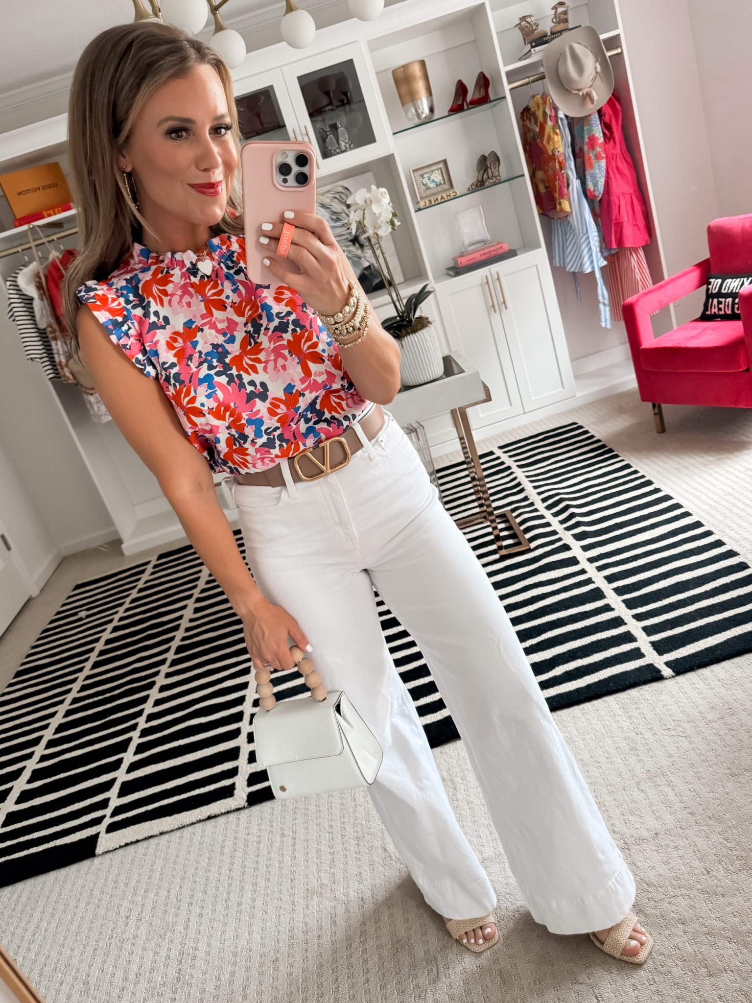 Code LAUREN15 for 15% off this top + Avara sitewide!

Wearing an XS top.

#LTKOver40 #LTKFindsUnder100 #LTKStyleTip