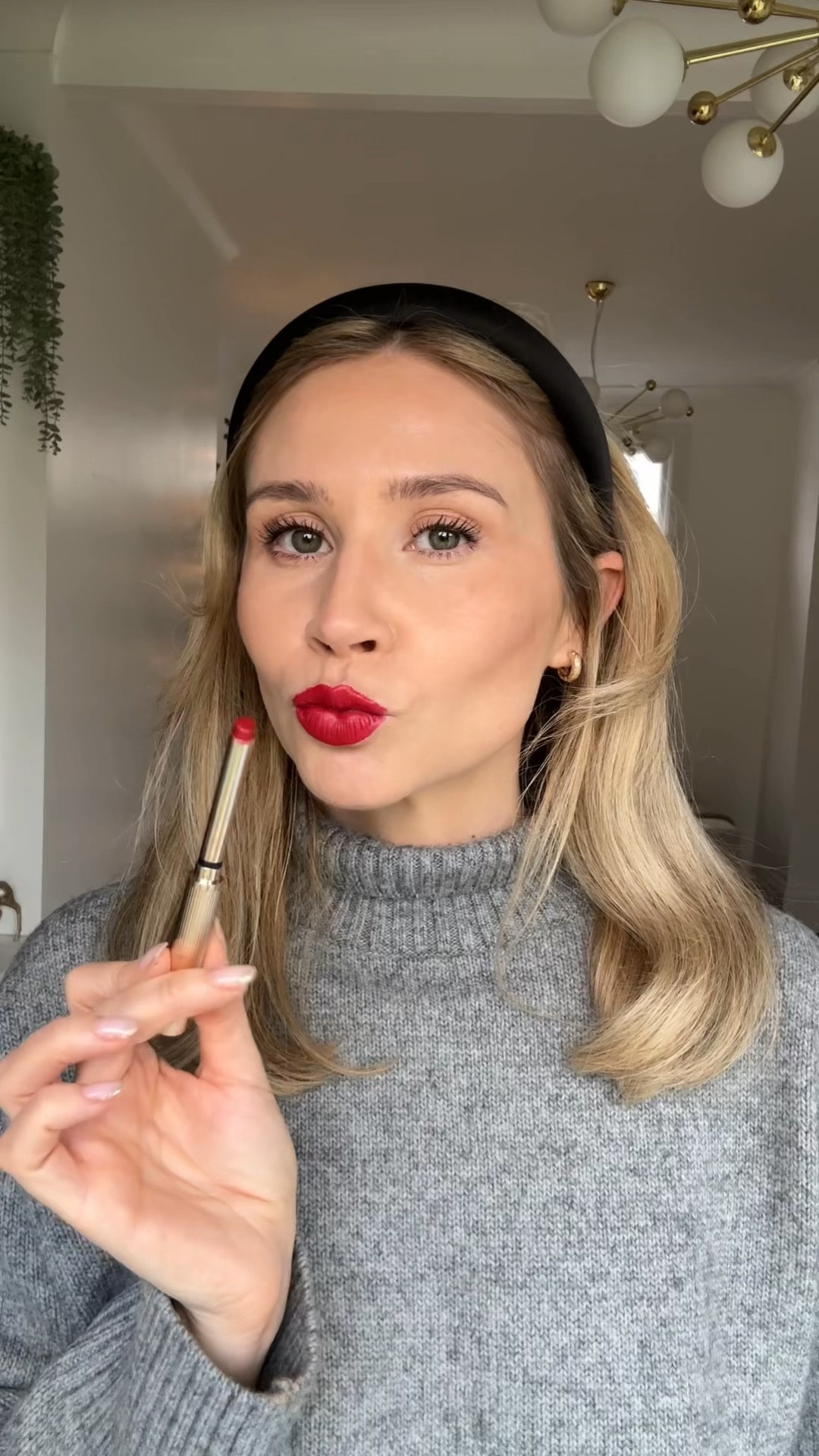 The perfect red lip and bronzey base combo 

#LTKgrwm #LTKuk #LTKbeauty