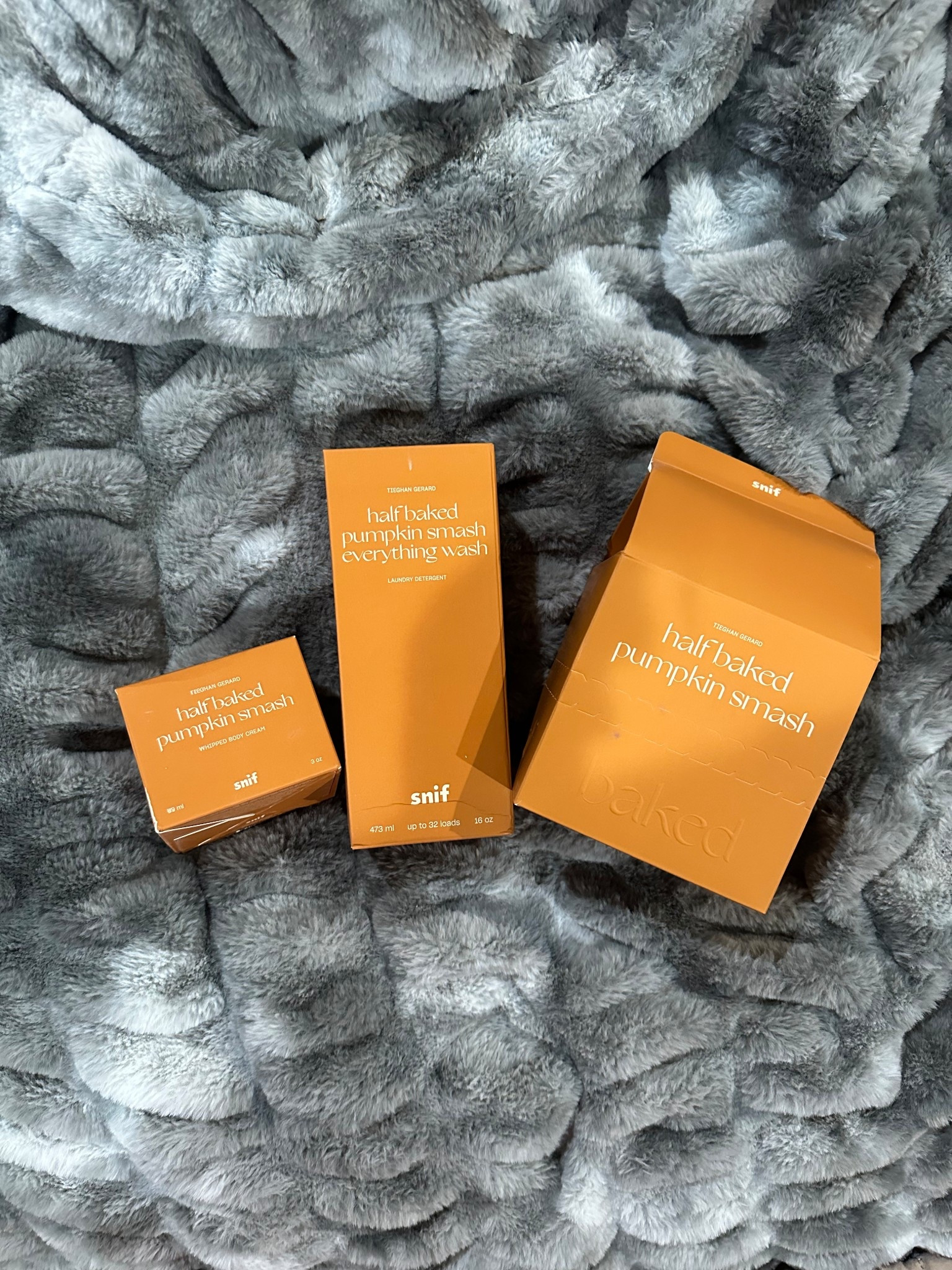 Smells like a sweet gourmand fall thanks to Snif x Half Baked Harvest. This is their detergent, body cream, and yummy candle! 

#LTKFindsUnder50 #LTKSeasonal #LTKHome