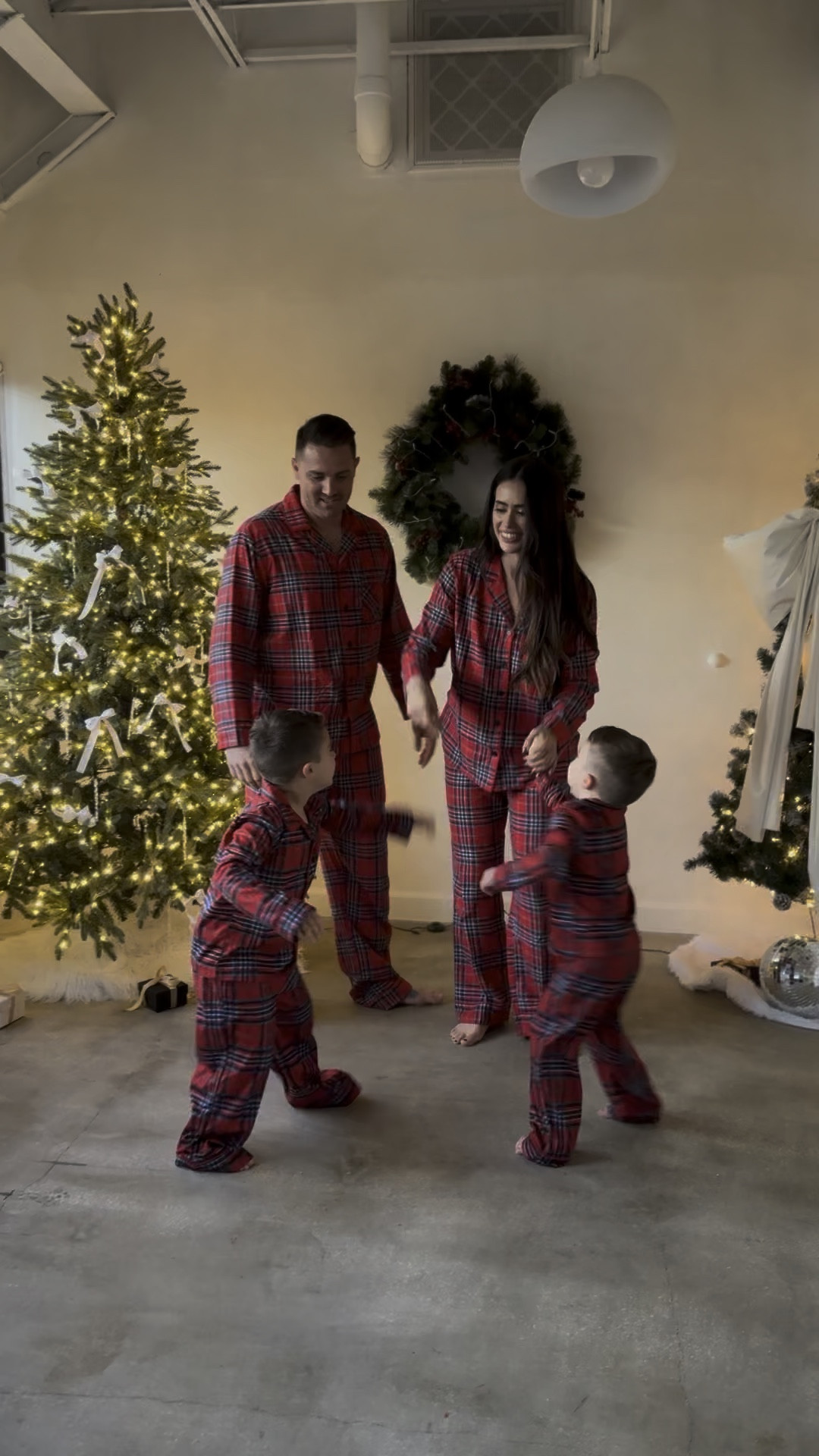 christmas matching pajamas 
family pajamas
holiday oufits
christmas card 
target matching pajamas family pajamas
target style 

#LTKFindsUnder50 #LTKHoliday #LTKFamily