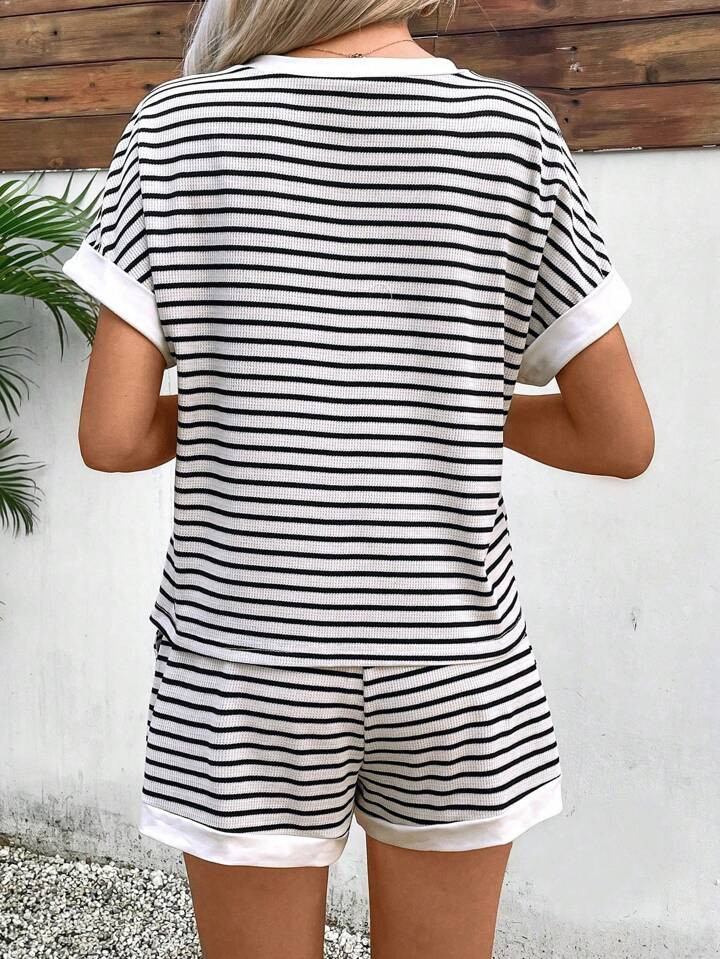 SHEIN X JIMENA & MATEO SHEIN LUNE 2pcs/Set Women Stripe Round Neck Bat-Wing Short Sleeve T-Shirt ... | SHEIN