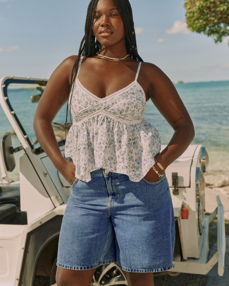 Women's Low-Rise Medium Wash Baggy Denim Shorts 5" | Women's Bottoms | HollisterCo.com | Hollister (US)