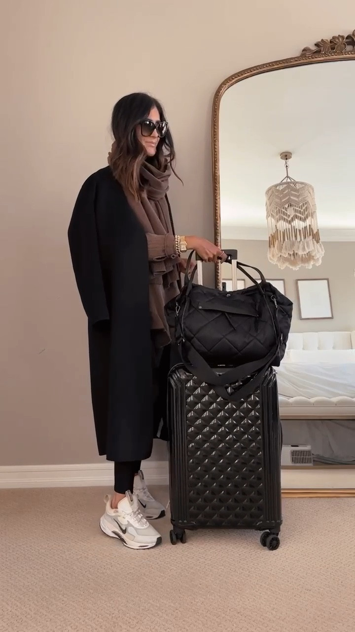 Free people is currently offering a $100 gift card  when you spend more then $150 ✨I’m just shy of 5-7” wearing the size small top and 4 leggings.

#LTKtravel #LTKSeasonal #LTKstyletip