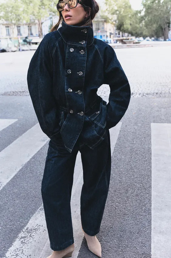 Z1975 TAPERED HIGH-WAIST JEANS WITH CONTRAST TOPSTITCHING | Zara UK