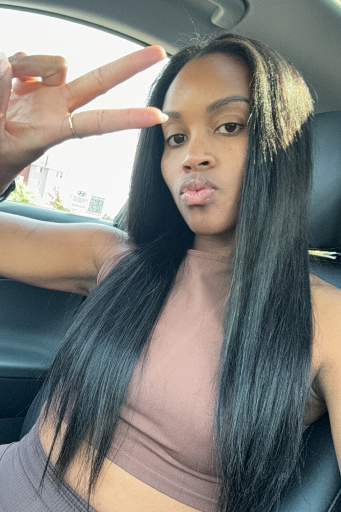 Stepping into fall and loving these browns for going around town, running errands, workouts, and road trips 🤎