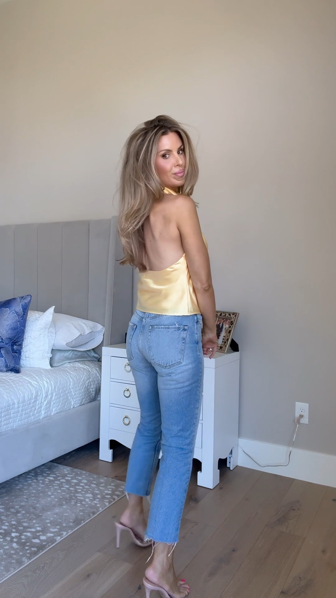 Great Summer look, shoes under $50 😱

Linking everything, I put a quick fake tan to add some color and it dried in 2 hrs!!! 

Also this top comes in other colors 💛💛

#LTKShoeCrush #LTKStyleTip #LTKOver40
