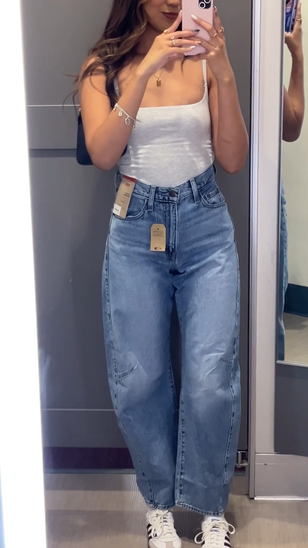 Levis Cinch Barrel Jeans 

#LTKSeasonal #LTKStyleTip #LTKFindsUnder100