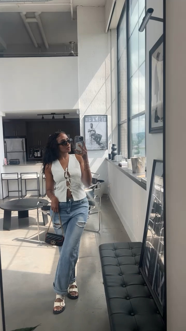 What’s your let’s go grab some coffee outfit🥰

#LTKBeauty #LTKVideo #LTKStyleTip