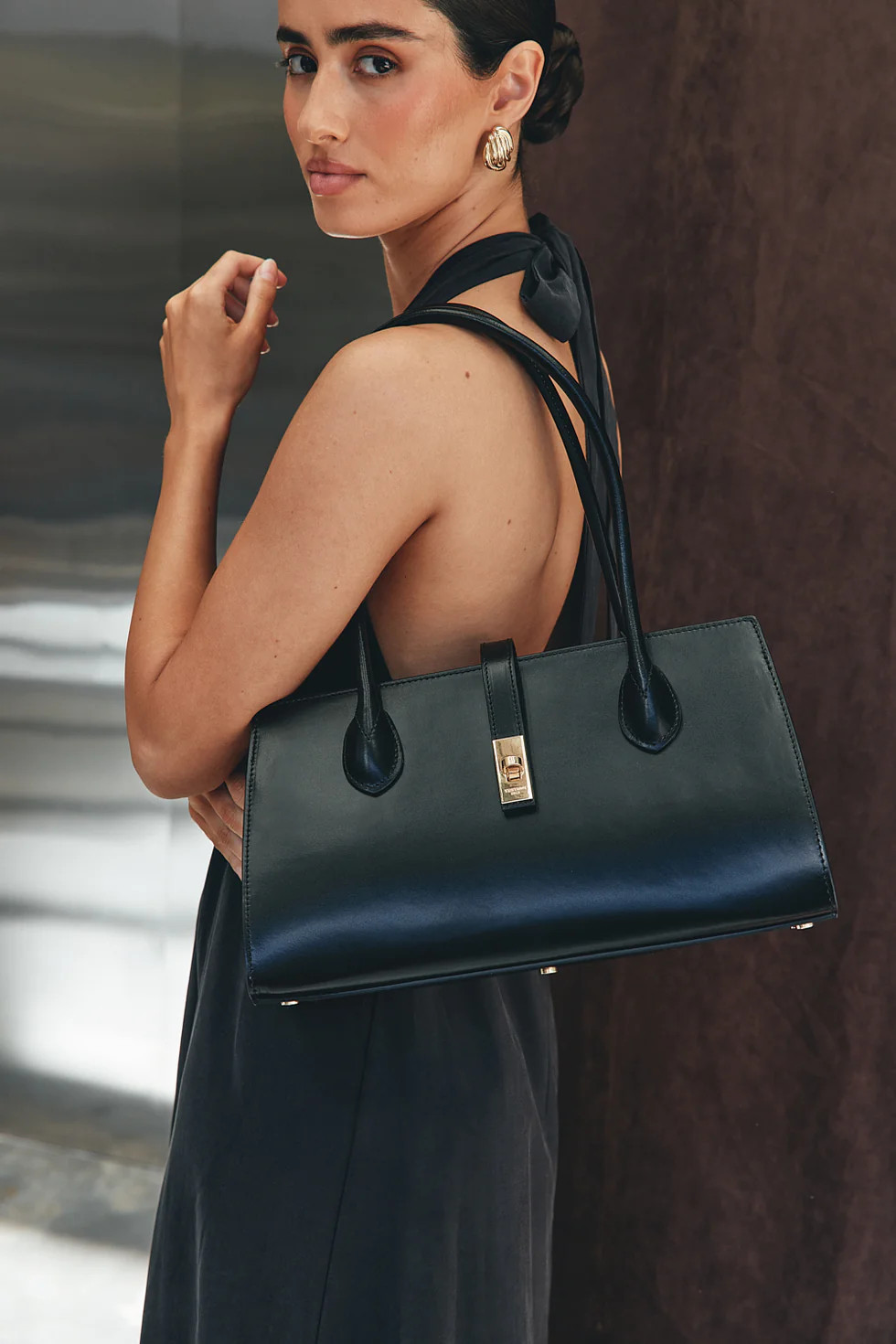 Darcy Black Structured Leather Shoulder Bag – VESTIRSI | VESTIRSI