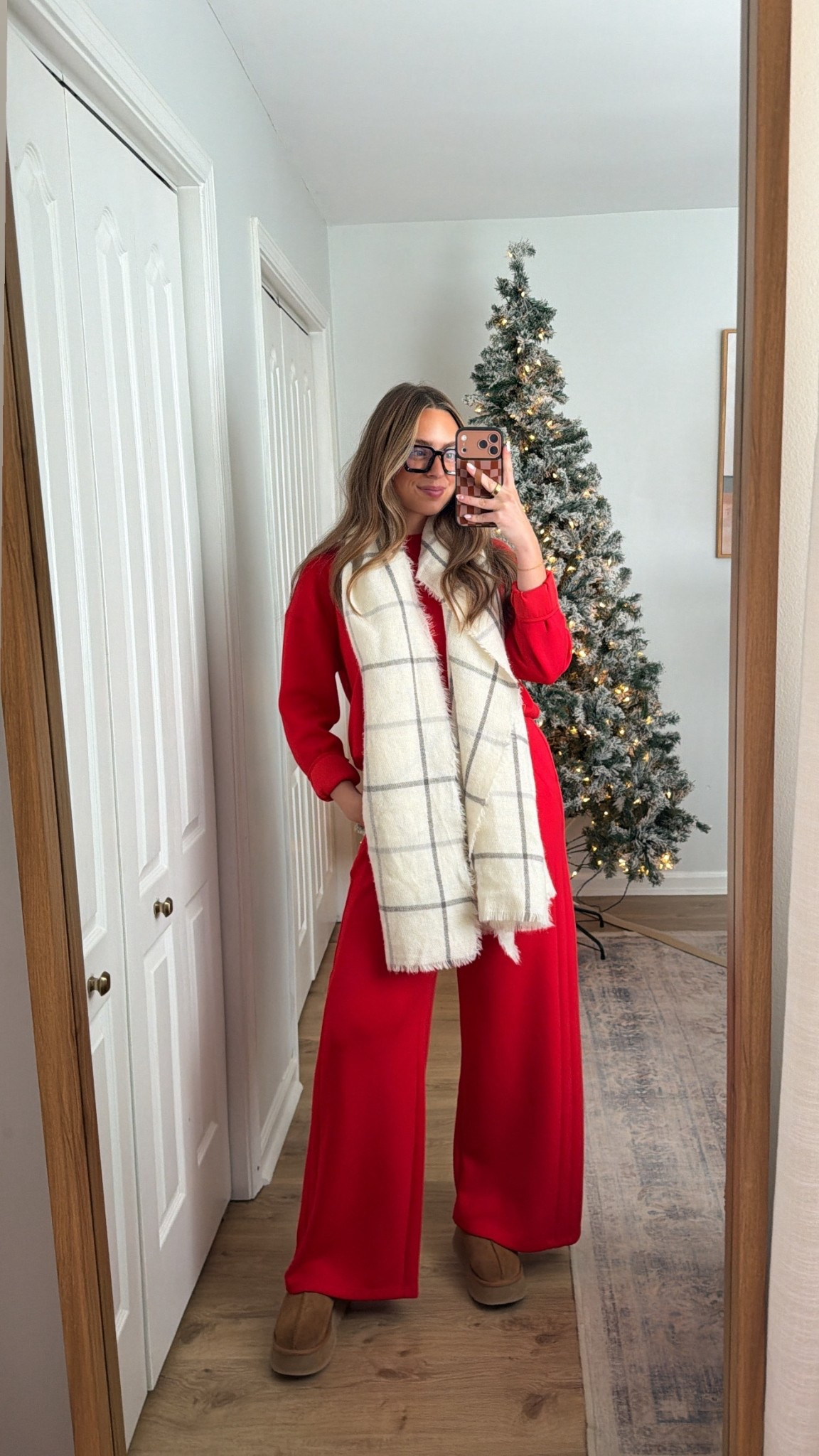 Comfy cozy today! Love this red matching sooo much😍✨ 

#LTKootd #LTKHoliday #LTKgrwm