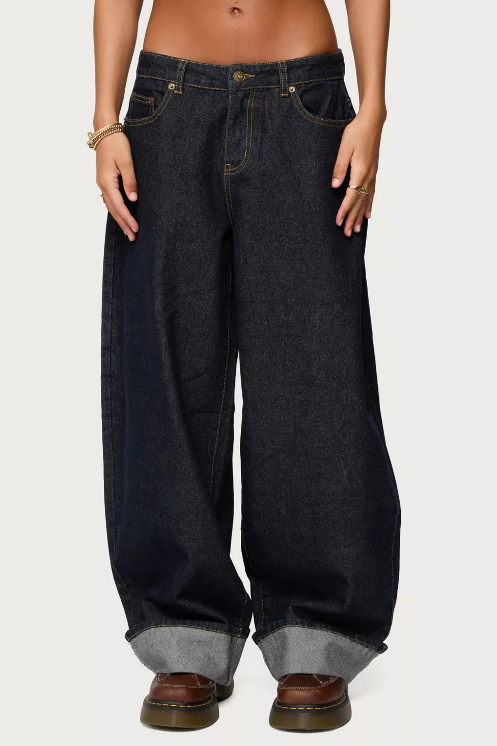 Edikted Kella Extra Oversized Low Rise Jeans | Urban Outfitters (US and RoW)