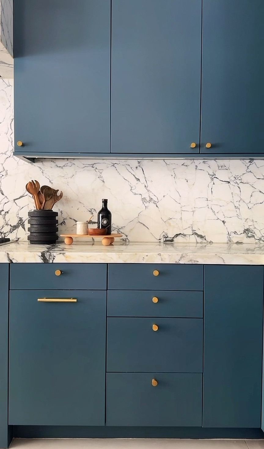 5 simple ways to style your kitchen counter with lots of textures and a few layers. 

Kitchen counter styling, Kitchen inspo
Counter styling, Kitchen decor, Home decor, Black vase, Wood tray, White vase, Target, Back in stock target, Studio McGee, Studio McGee Target, McGee and Co, Threshold by studio McGee, Restock Studio McGee, Etsy, Jayson Home 

#LTKhome #LTKunder100 #LTKFind