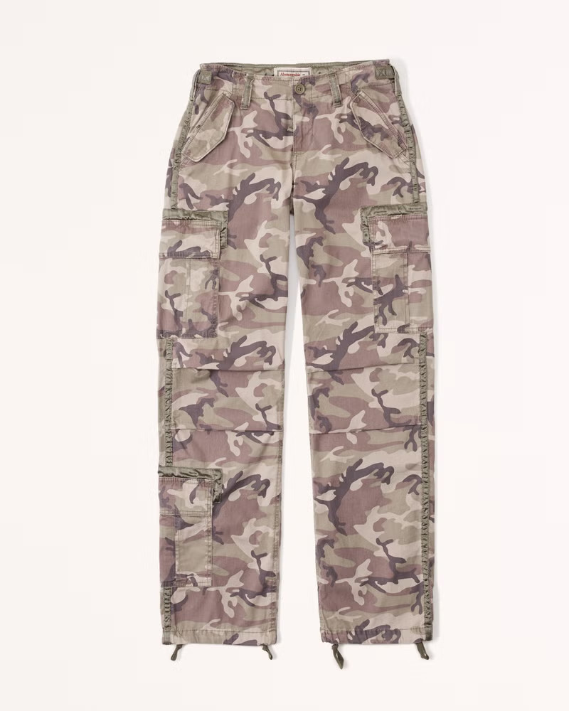 Abercrombie & Fitch Women's 2000s Utility Pant in Olive Camo - Size 26 SHORT | Abercrombie & Fitch (US)