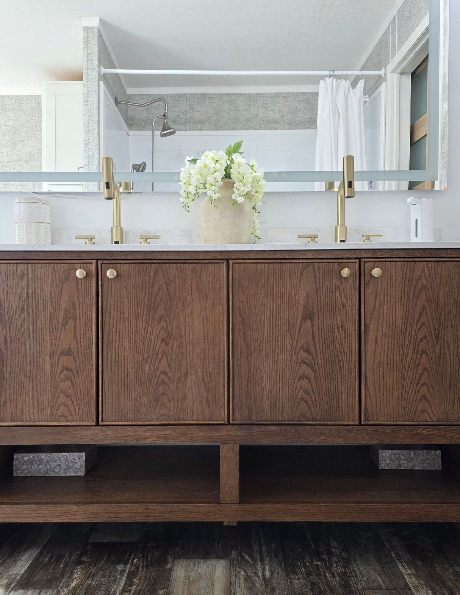 Bathroom vanity 

#LTKActive #LTKHome