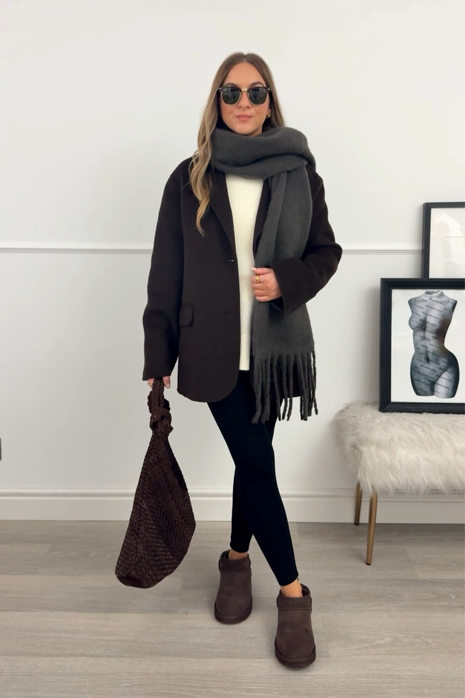 Leggings and Uggs outfit 

#LTKstyletip #LTKwinter #LTKautumn