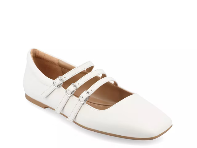 Journee Darlin Flat | DSW