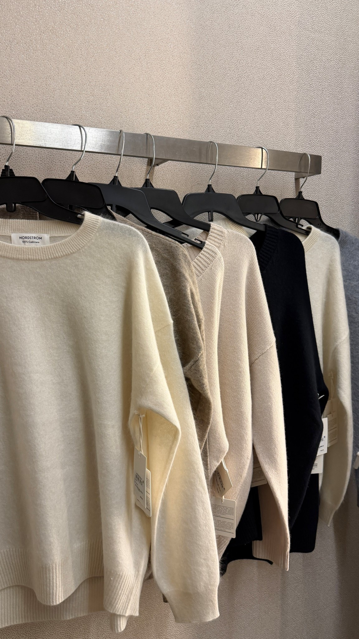 I just tried on a bunch of cashmere sweaters and these are the ones that made the cut✨
StylinByAylin, Aylin #nordstrom #cashmeresweater #OOTD #outfitinspo

#LTKHoliday #LTKootd #LTKgrwm