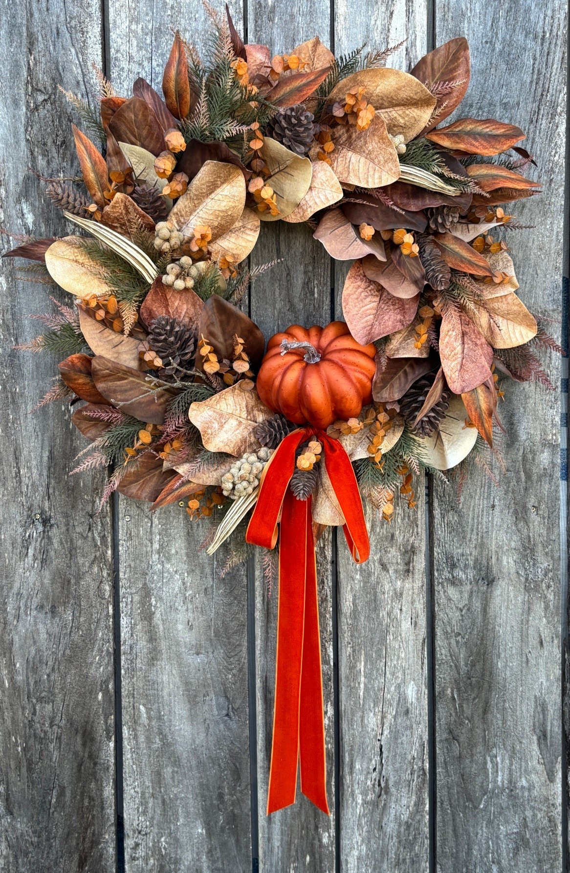 The Magnolia Bliss Wreath is pure Southern charm wrapped in one design 🤍🍃 Magnolia leaves, soft textures, and timeless elegance make this one a perfect piece for year-round décor. Hang it on your front door, mantle, or entryway to add a touch of natural beauty that never goes out of style.

#LTKSeasonal #LTKU #LTKHome