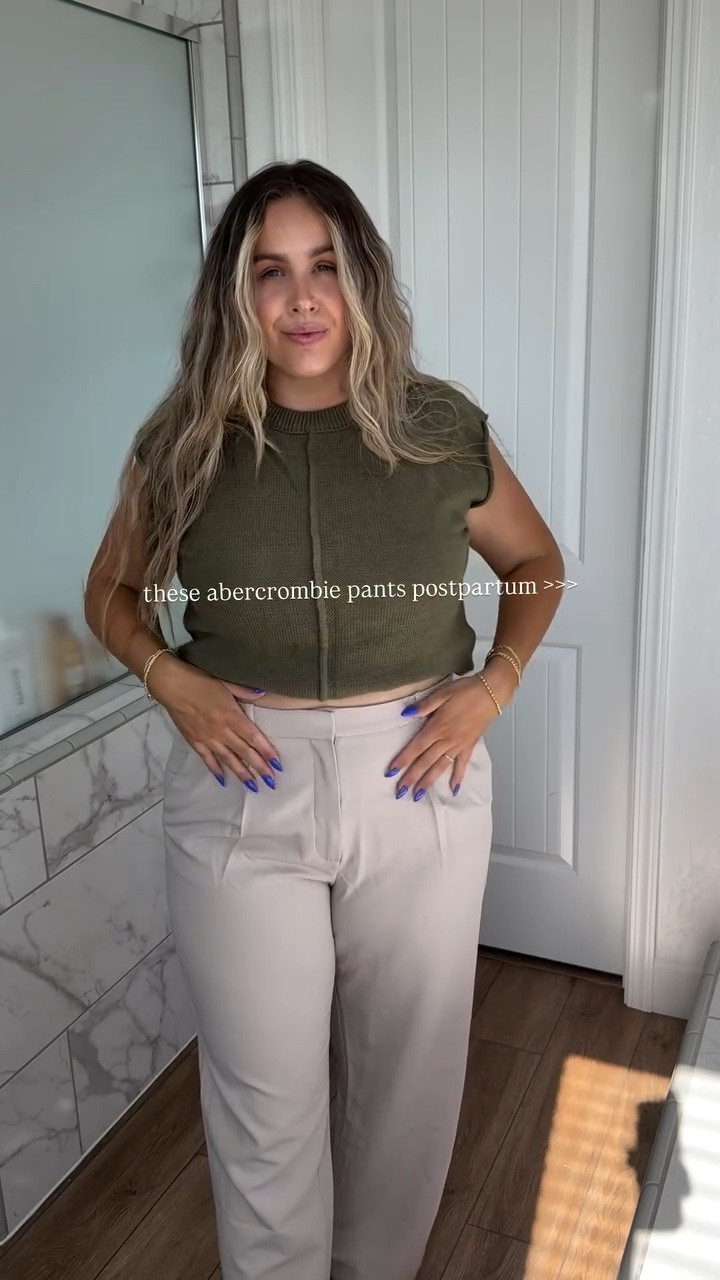 Never thought I would find these type of pants that lay nice on a postpartum belly! These 
@abercrombie pants are the perfect staple for your closet 💖🙌🏼

#abercrombie #postpartumbody #ootd #howtostyle #midsizefashion #tryon