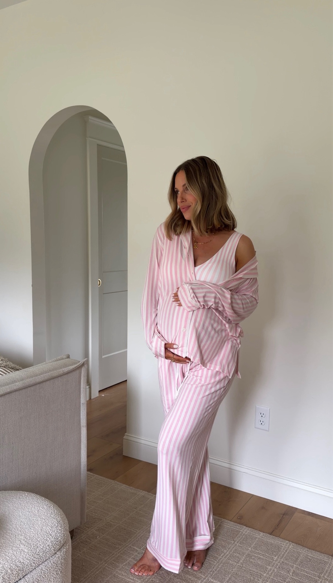 These new VS pajamas are SO CUTE. Don’t mind me while I live in them 🙌🏼✨

#victoriassecret #momlife #bumpfashion #pajamas #vsoutfit #loungewear

#LTKmomlife #LTKselfcare #LTKootd