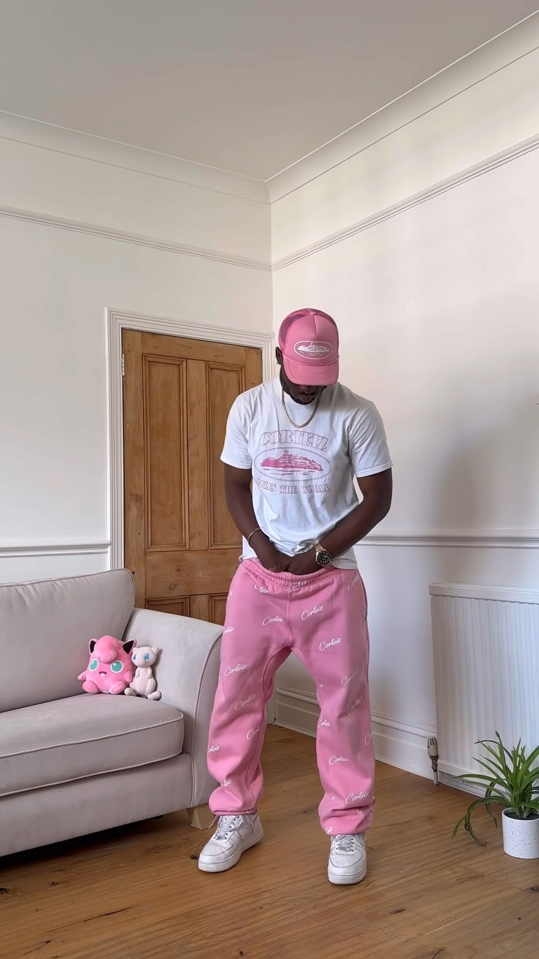 Pink joggers, white and pink graphic tee, t-shirt, pink cap, Nike air forces, Bape, Billboard boys club, Crtz

#LTKmens #LTKstyletip #LTKeurope