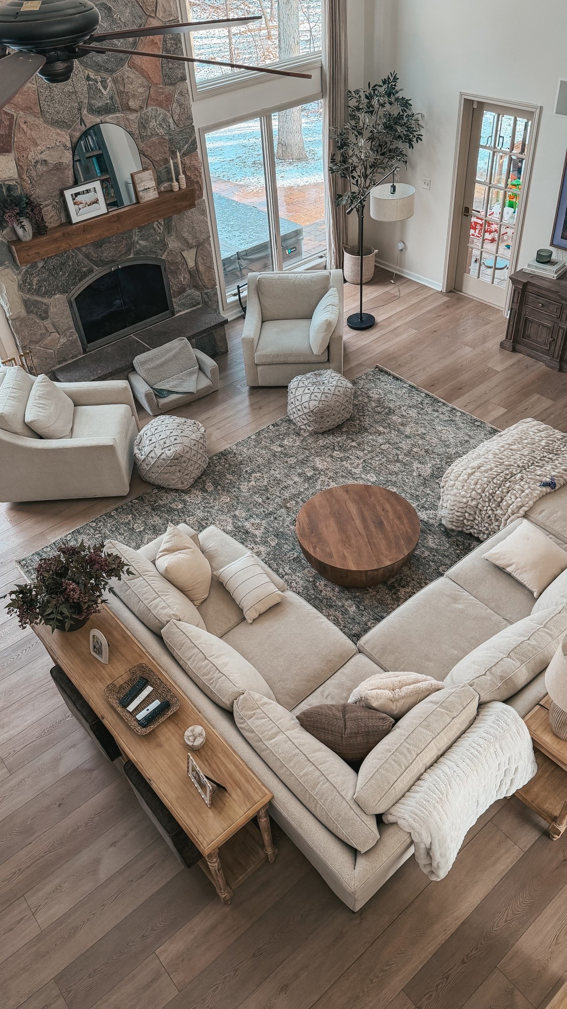 Linking everything in our living room! Obsessed with my new rug from loloi!! 

#LTKHome