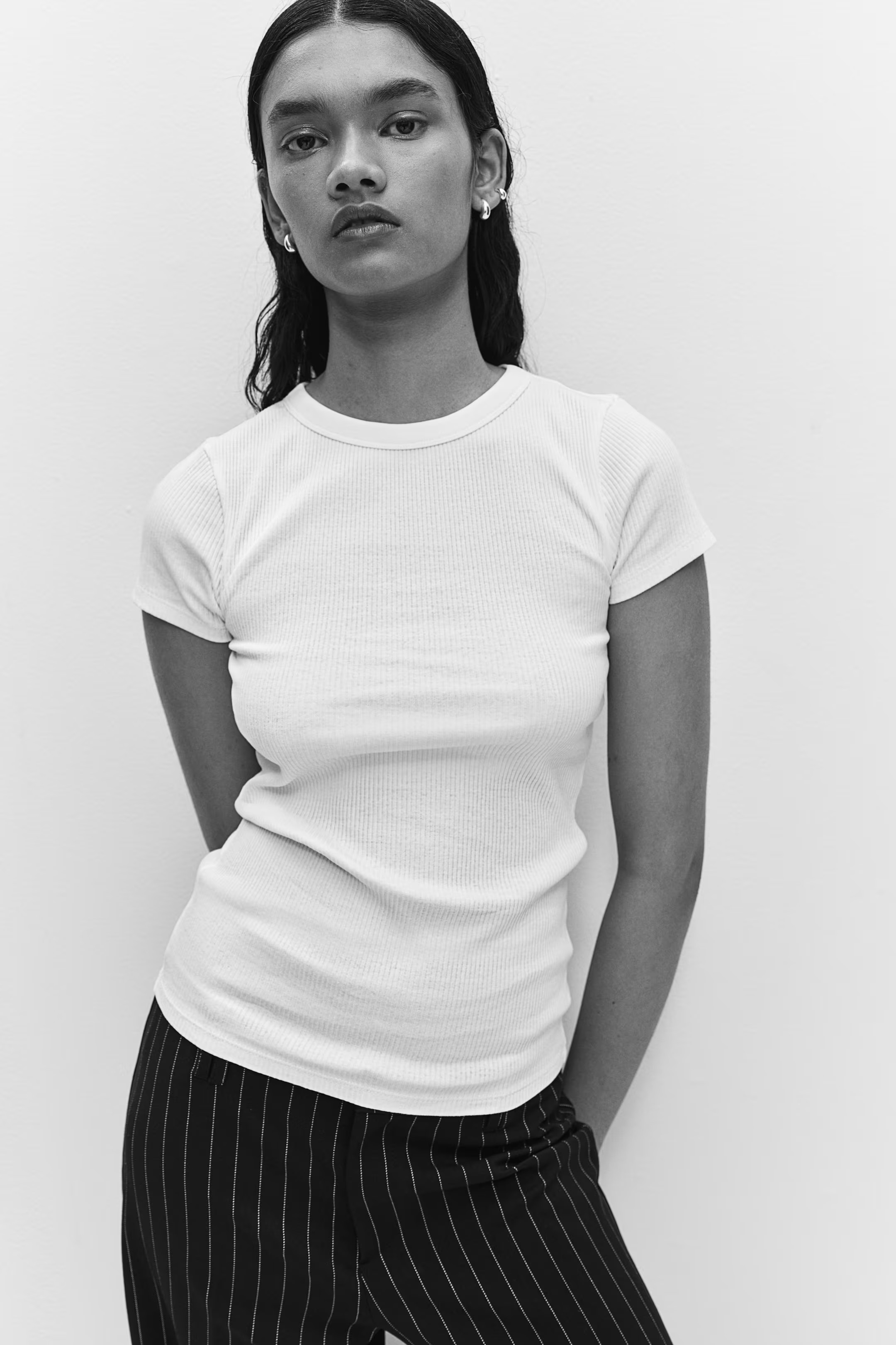 Ribbed T-shirt - Round Neck - Short sleeve - Cream - Ladies | H&M US | H&M (US + CA)