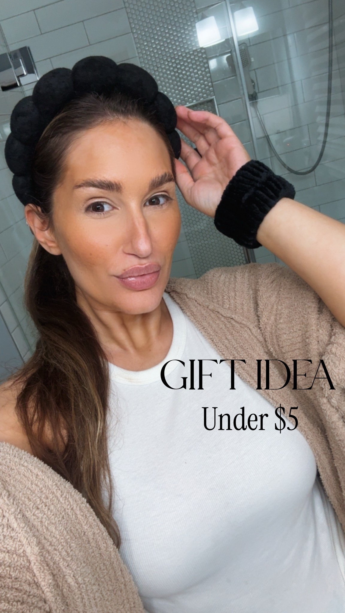 These are an underrated item that I’ll never be without! 

We love a practical gift 🤌🏼

This exact set would be $10-12 on Amazon, and they’re under $5 on SHEIN! 


#LTKCyberWeek #LTKGiftGuide #LTKdayinmylife