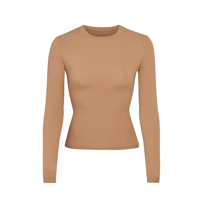 FITS EVERYBODY LONG SLEEVE T-SHIRT
 | SKIMS (US)
