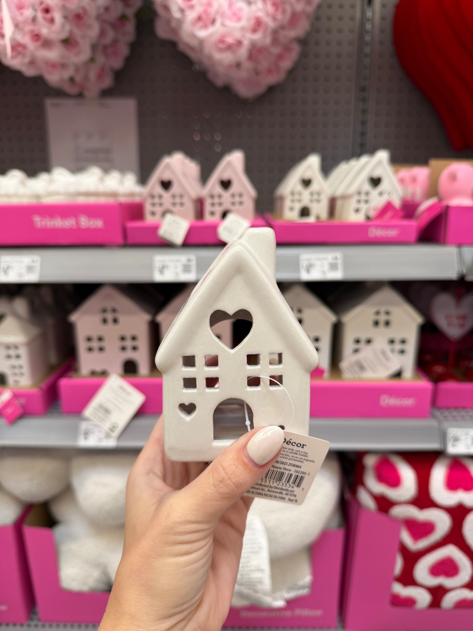 The cutest Valentine’s Day table top decor from Target! 

#LTKSeasonal #LTKHome