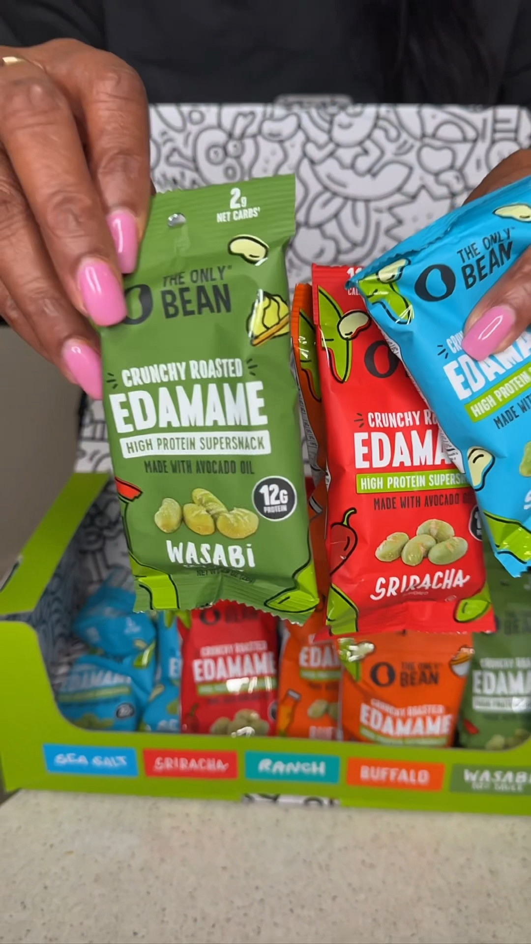 Who knew edamame could be this flavorful? This variety that has Sriracha, buffalo, wasabi, ranch, and sea salt flavors. This makes a perfect snack! Plus, it has protein, fiber, and only three net carbs. #edamame #protein #fiber #lowcarb #snack