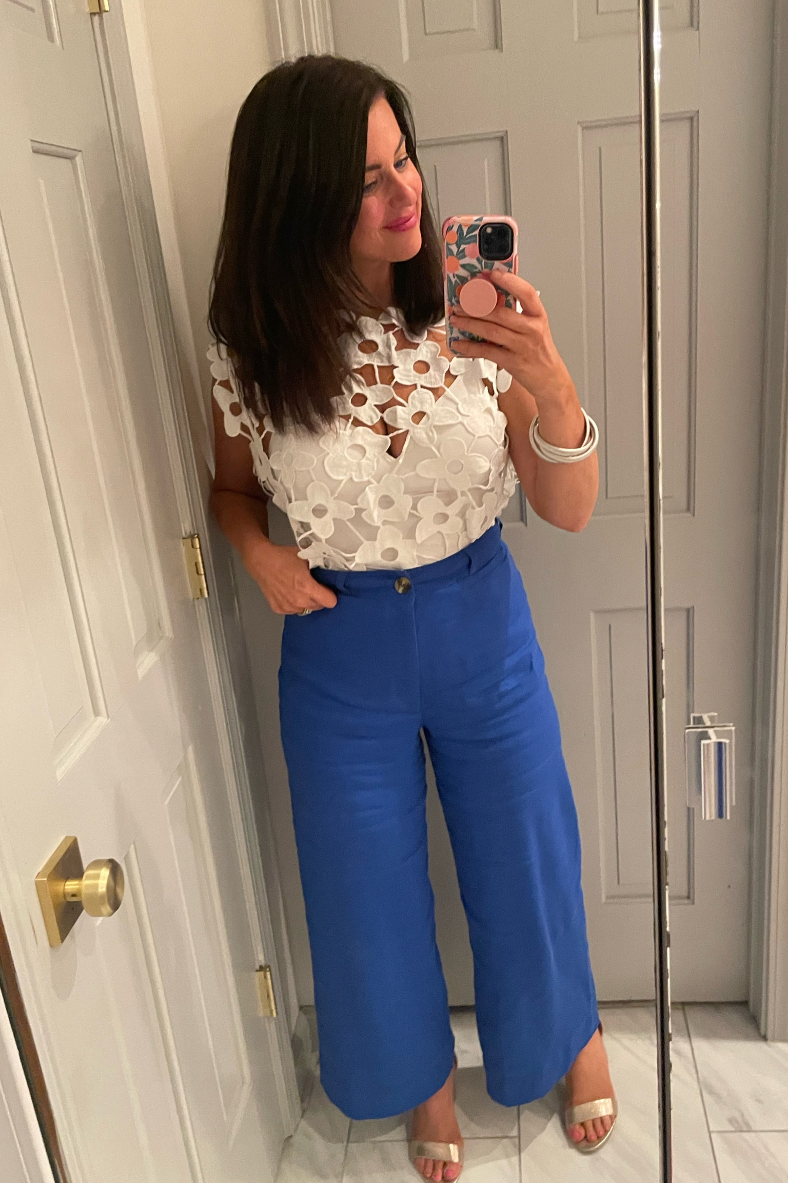 The perfect spring fit! My fave pants now in a linen blend! And this shell is 💯. Love this for house of colour winter girlies! 

#hocwinter 
#anthrofaves 
#linenpants 
#springpivks 

#LTKSeasonal #LTKmidsize