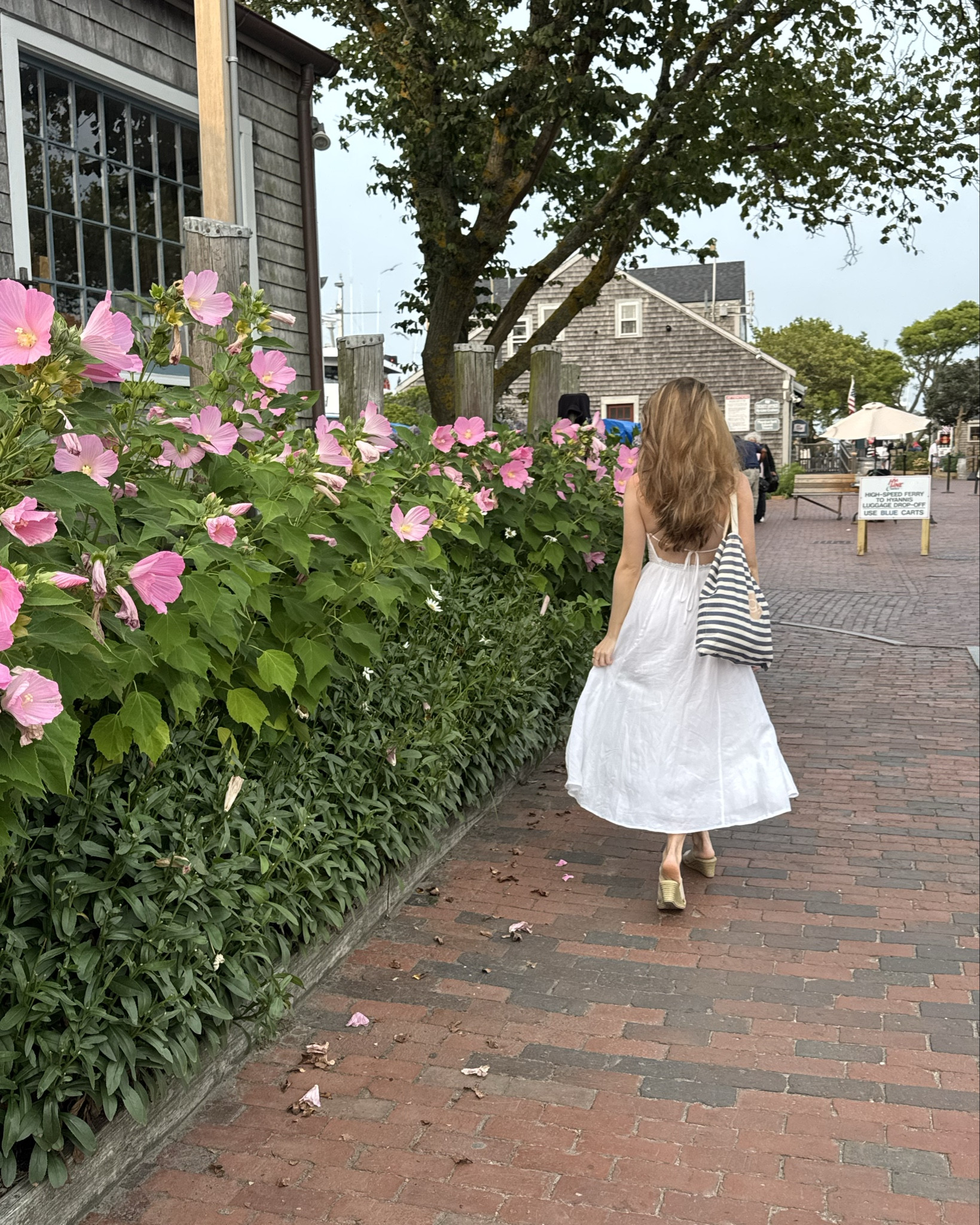 nantucket aesthetic🌸

#LTKTravel #LTKPetite #LTKSeasonal