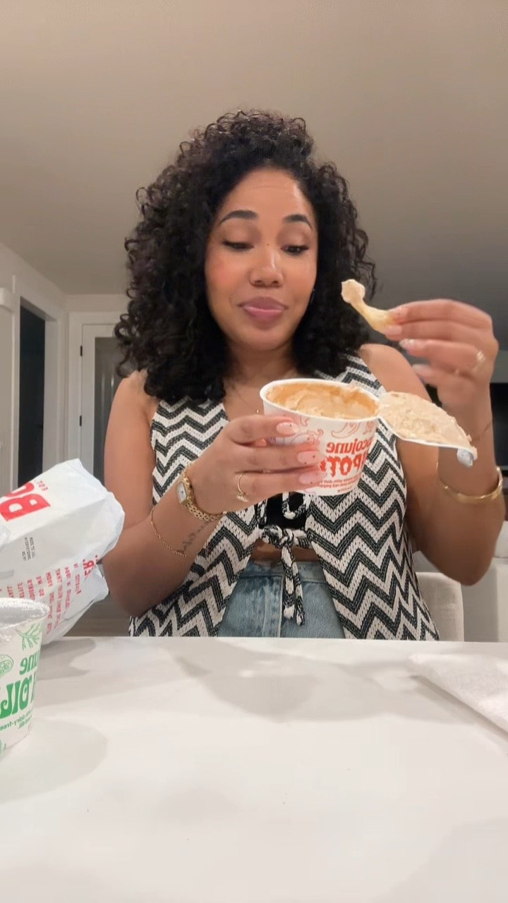I really enjoyed this dip so much and the ingredients are very clean! It’s super light, creamy and very flavorful🤤 Adding this to my list of snacks and this is perfect for a party. I’ll still make my regular cheesy and delicious dips for my friends though lol (before they come in the comments cursing me out 🙃). Anyway, okkkkaaaaay new snack alert 🙌🏾🙌🏾🙌🏾 #antiinflammatorydiet #antiinflammatory #cleaneating

#LTKfitnessgoals #LTKfoodie #LTKselfcare
