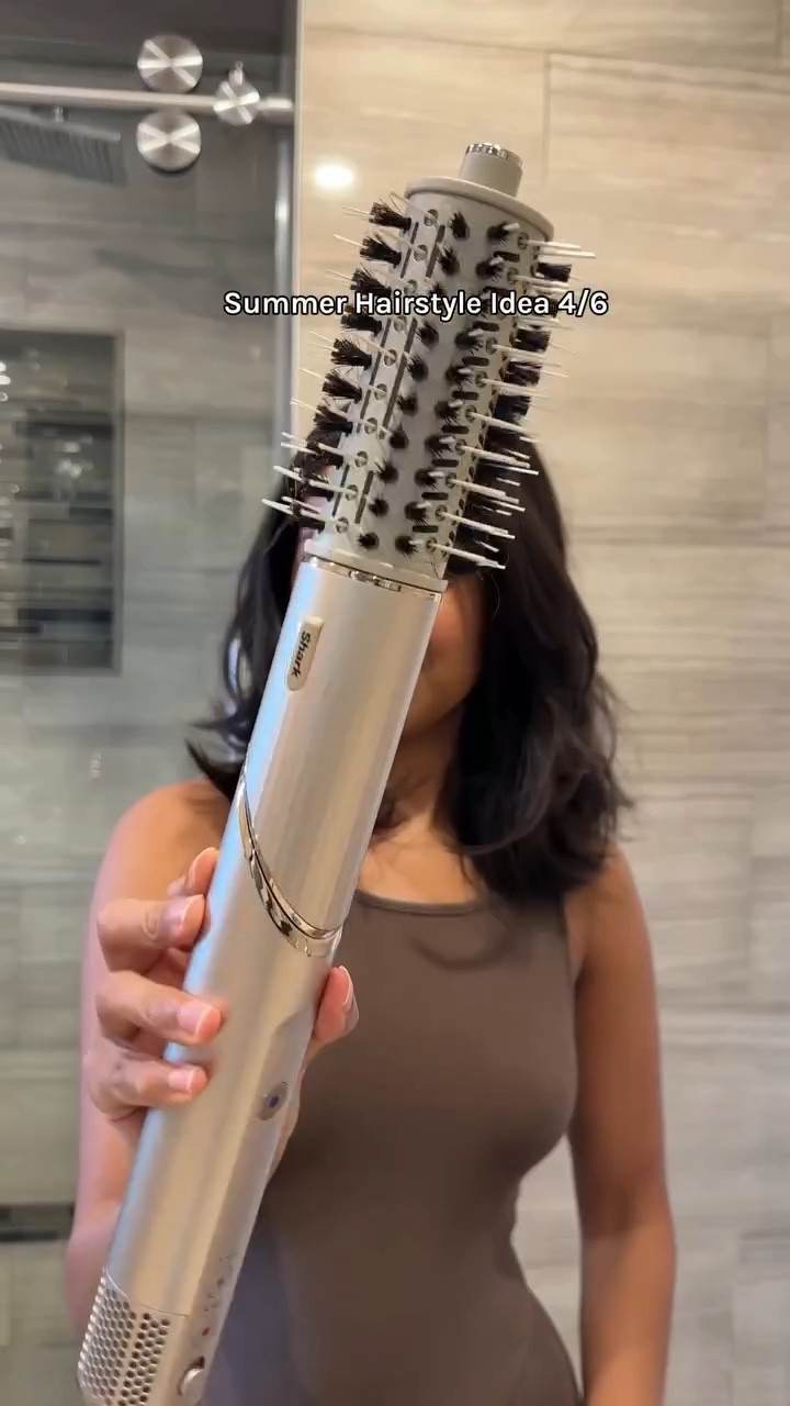 When you’re stuck on what to do with your hair in the summer, going back to the basics never fails ☀️✨

A classic blowout refresh is one of my go-to styles for summer days it’s quick, timeless, and always makes you feel put together.

If your hair tends to frizz up after refreshing your blowout (especially in the humidity), try adding an anti-humidity spray into your routine! I love The Shield by @amika 💨 It’s a 2-in-1 that acts as both a heat protectant and a humidity shield. Just mist it on before styling your blowout will look smoother and last longer, even in the summer heat 🔥💁‍♀️

Products & Outfit details 
@sharkbeautyca flex style round brush attachment 
@americaneagle jumpsuit 
.
.
#summerhairstyle #blowoutstyles #sharkflexstyle #blowouthair
