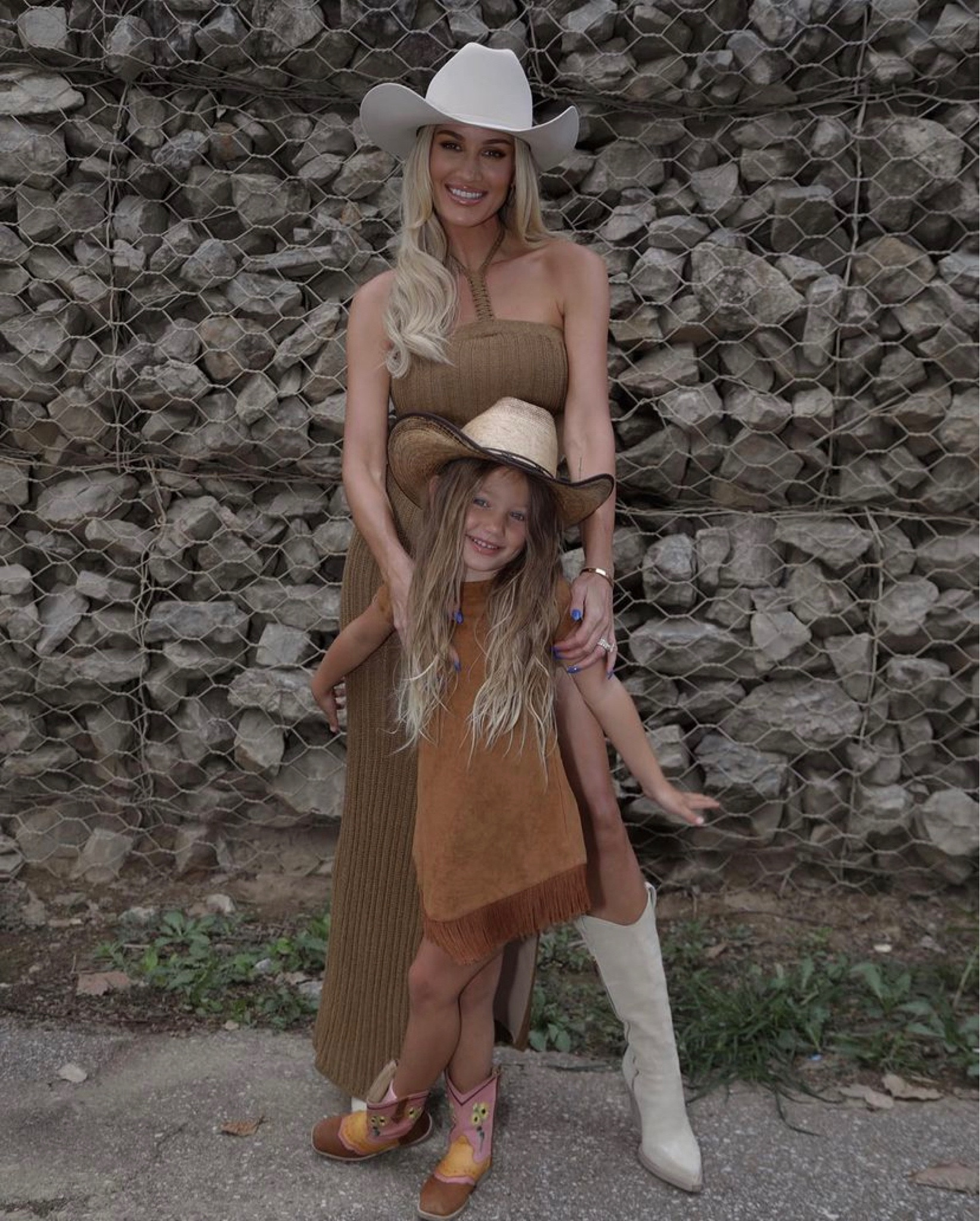 Ohio show 🤎 Navy and I dressed up and matched! This cute set is from Revolve! 

western l cowboy l nashville outfit 