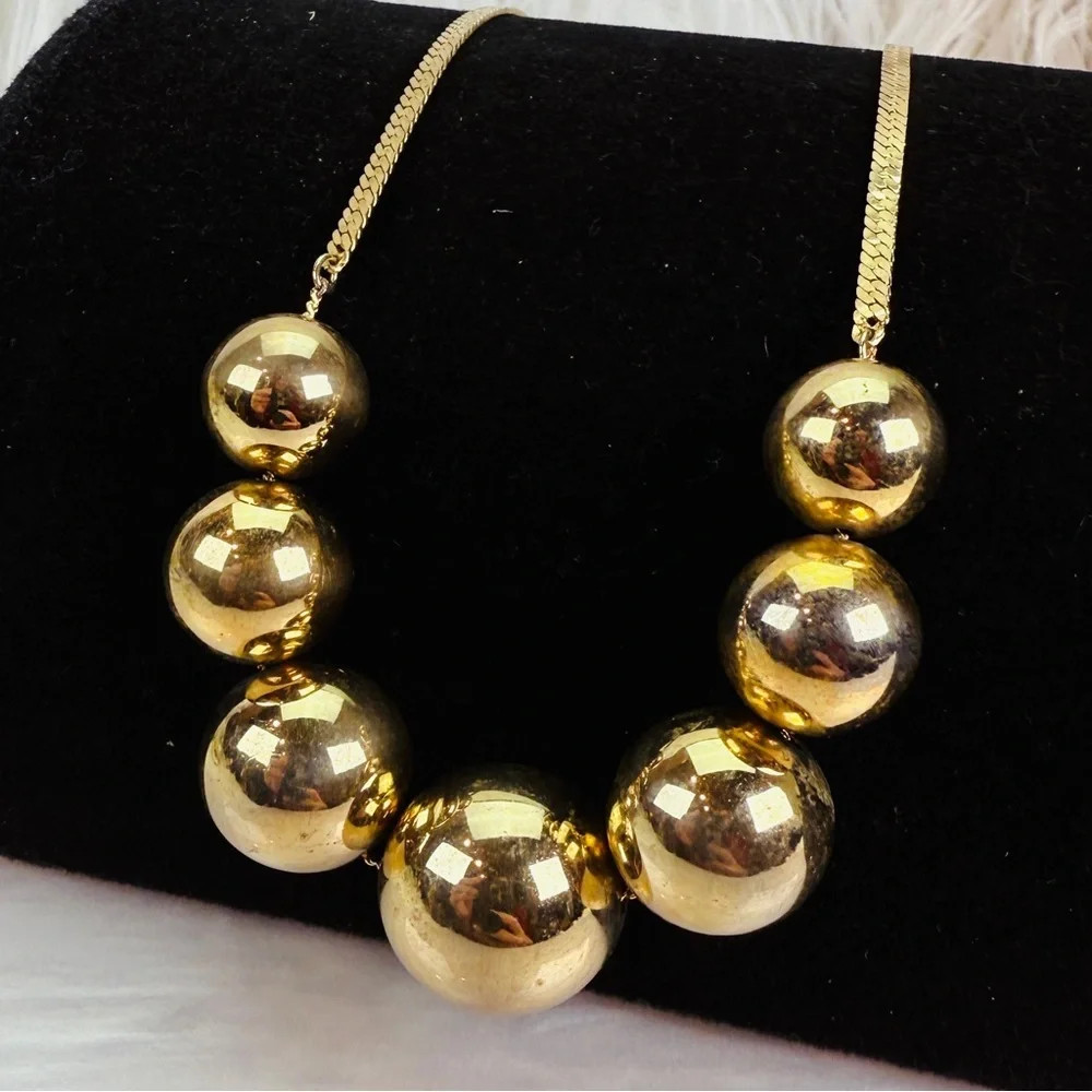 Vintage aged goldtone ball accent chain necklace | Poshmark