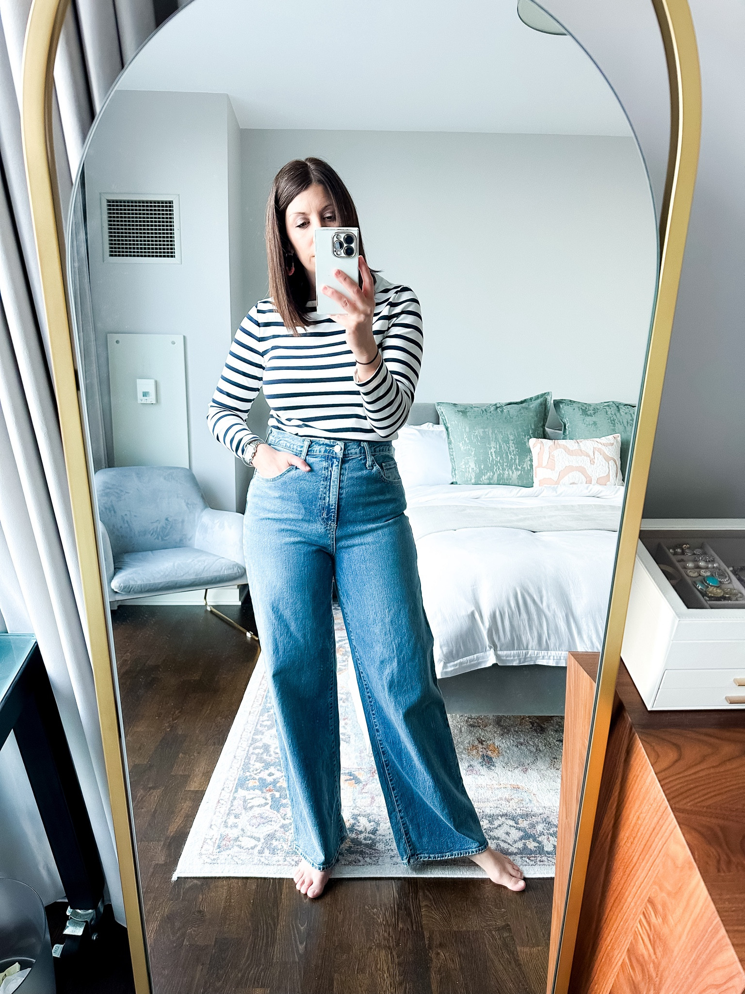 Wide leg jeans 

#LTKmidsize #LTKover40 #LTKfindsunder50